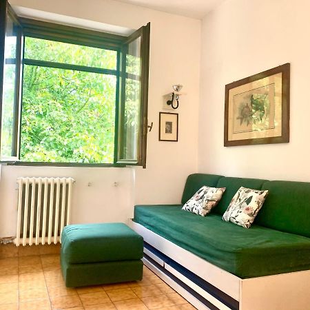 Green Apartment Albavilla Bagian luar foto