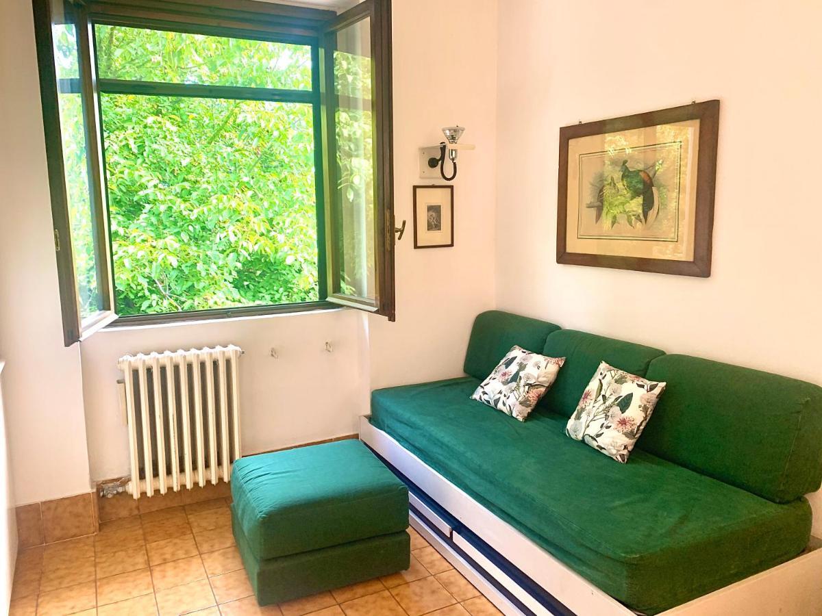 Green Apartment Albavilla Bagian luar foto