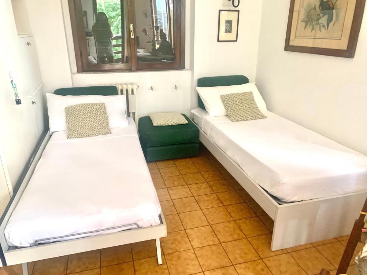 Green Apartment Albavilla Bagian luar foto